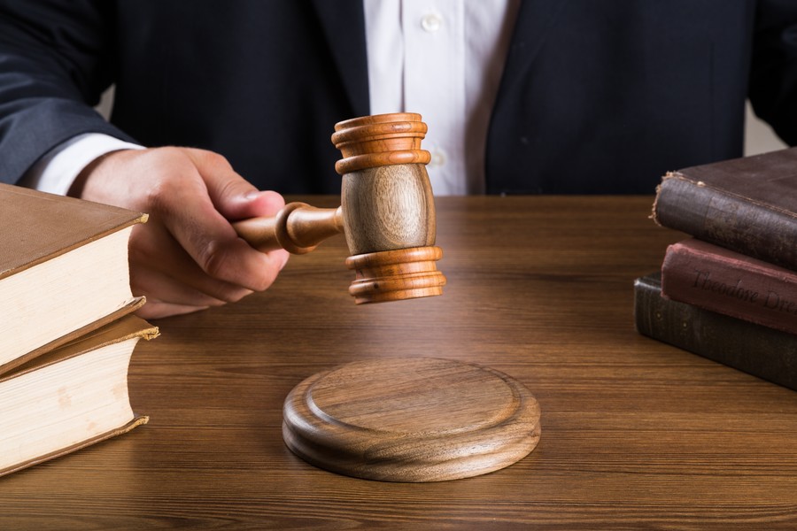 上海律師事務所解讀：媽媽充值3萬玩游戲甩鍋女兒，法院判決背后的法律邏輯