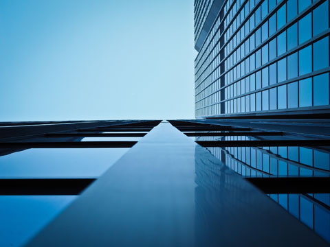 上海建筑專業律師淺析承攬合同與建設工程合同